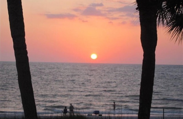 Gulf and pool right out the door. Sunset perfect! 10 min - Pelican and Biltmore