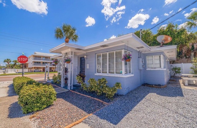 Gulf Breeze Inn- Indian Rocks