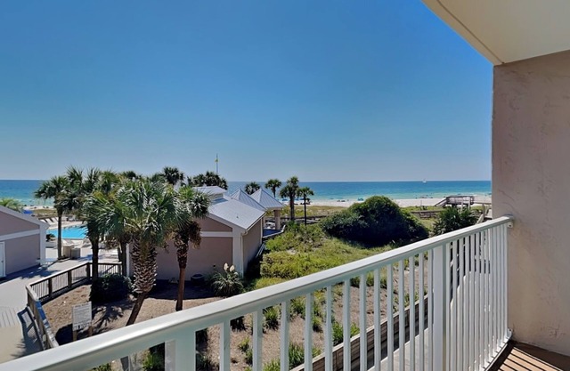 Gulf Front Condo with Huge Balcony and Resort Amenities