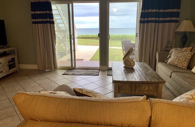 Gulf Front! Spectacular View! 1 Bedroom w Pool & Umbrella/2 chair PRIVATE BEACH