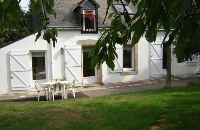 Gulf of Morbihan (1 km Vannes) cottage friendly tot independant label 2 clévacance
