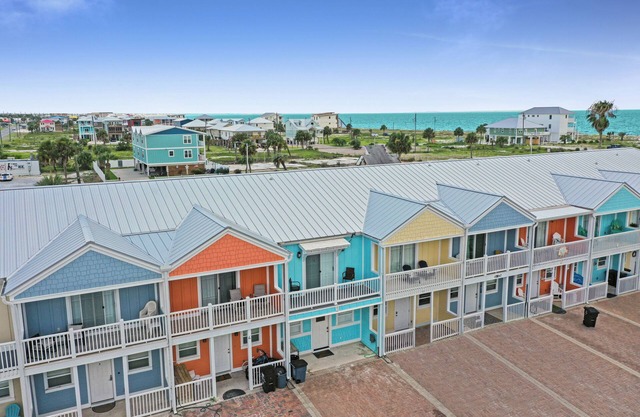 Gulf View, Ground Floor TH on West End of Mexico Beach ~ Set Sail at 5