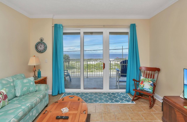 Gulf View, Mexico Beach Condo, Community Pool, Hot Tub, and Sauna ~ Summerhouse
