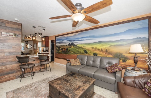 Gulfport Beach Vacation Rental, 2 Bedroom WINE CELLAR THEMED, 5 Star Beach House