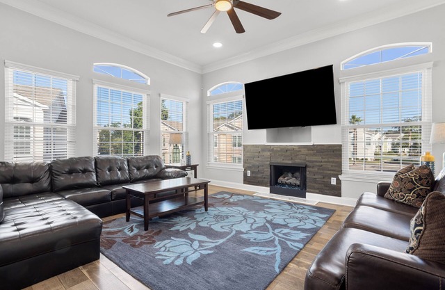 Gulfport-Biloxi Retreat ★ 3BR ★ 2 Pools ★ Hot Tub ★ PS5 ★ Xbox ★ Wi-Fi ★ Clean