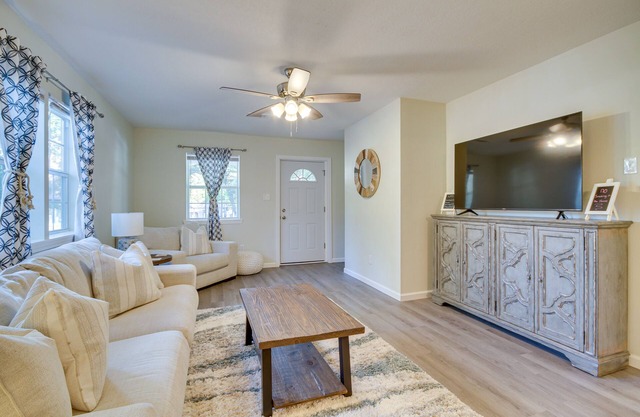 Gulfport Home w/Fire Pit: RV/Trailer Parking