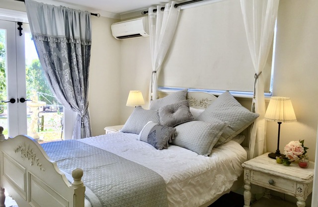 GUMLEAF MANOR - Luxury Farmstay Apartment