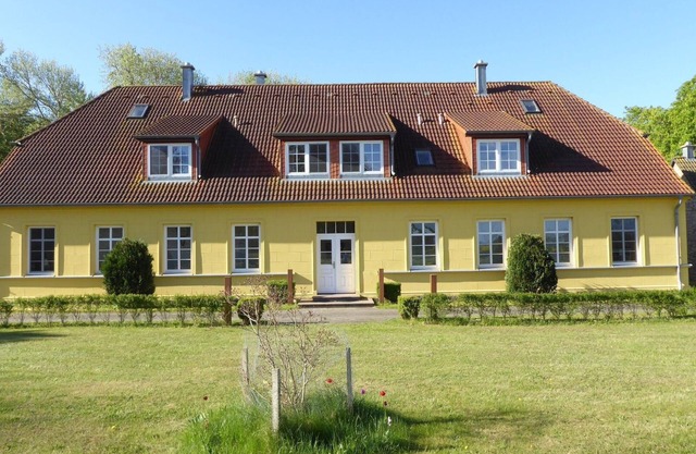 Gut Rattelvitz Galerie E, hochwertig, Sauna, Kamin, eTankstelle, Spielscheune, 15.000qm Park Land