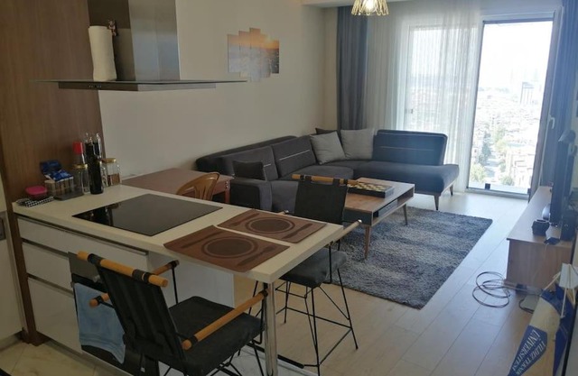 Guvenlikli Plazada Huzurlu Yasam Alani