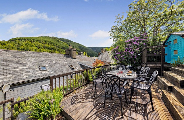 Gwel y Bryn - Three Bedroom House, Sleeps 6