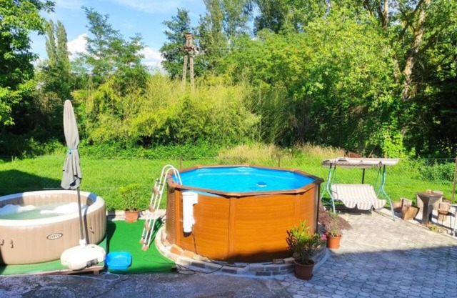 Gyöngyike Apartmanház Vonyarcvashegy - Two-Bedroom Apartment 1