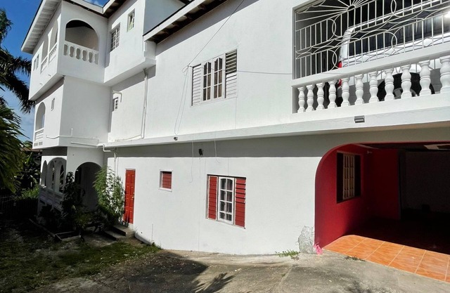 Gyaneth guest house Ideal getaway for work, or an escape for the entire family.