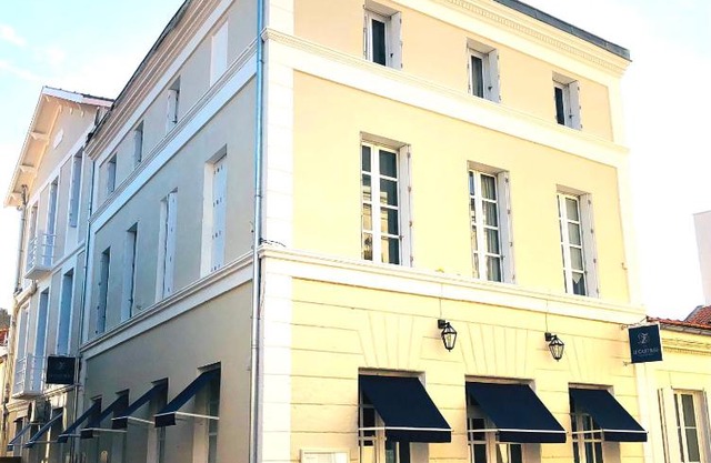 Hôtel 2 étoiles et Restaurant Le Galet Bleu