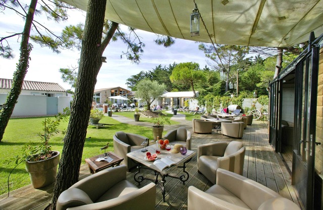 Hôtel Restaurant & SPA Plaisir