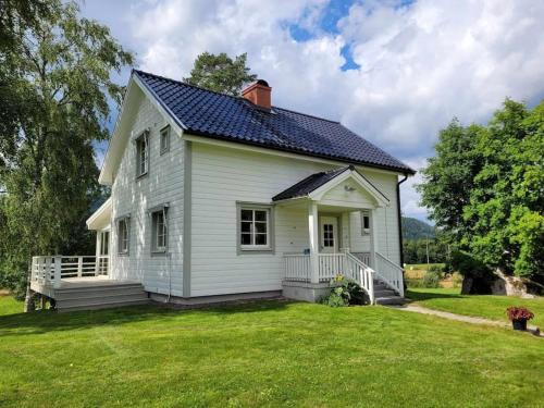 Högåsen ett bekvämt sjönära boende i Torsby