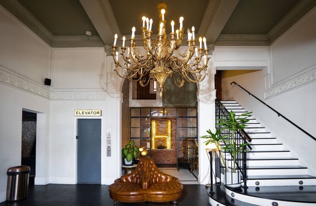 H Hotel