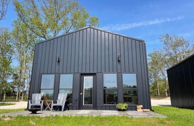 H&M Retreats/Cabin 3/Hermann, MO