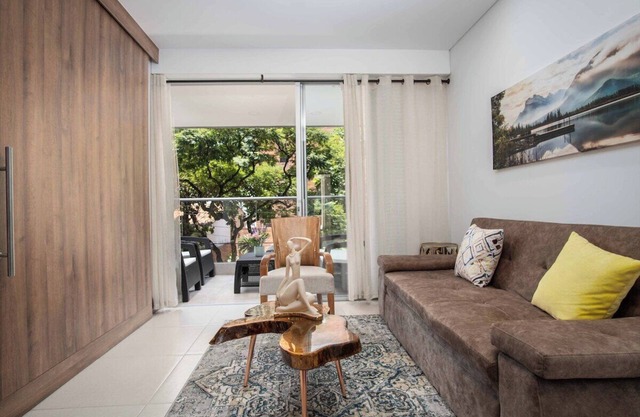 H108 | 2-Bed, 2-Bath | Pool | Gym | 24/7 Security