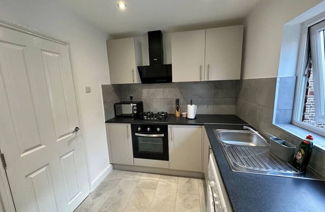 Hackney Hideout – 3Bed Comfort for Work or Stay