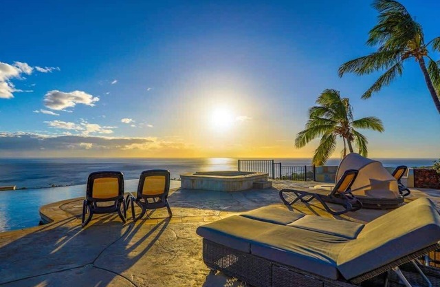 Hale Laule`a ~ 4 BR ~ Infinity Pool with Stunning