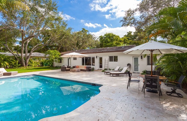 Hamilton House - 3 bedrooms and 2 bathrooms