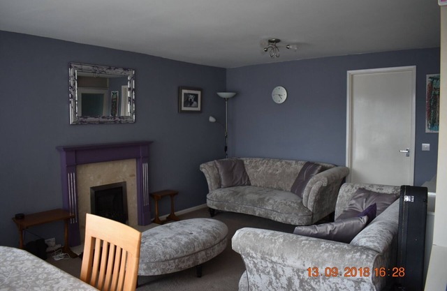 Hampshire Townhouse 10 mins walk from beach