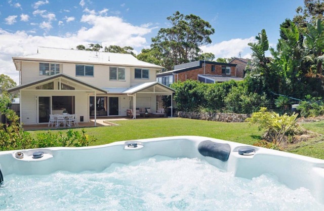 'Hampton Heights' by Accom Holidays