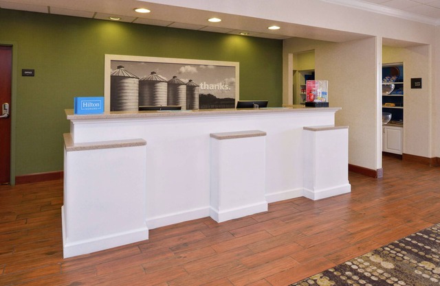 Hampton Inn & Suites Wilmington