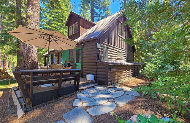Hanna's Cabin - 1 bedroom, loft 1 bathroom