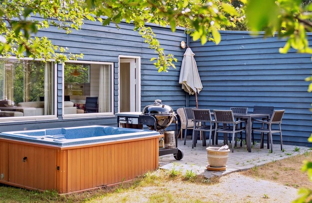 "Hannelore" - 700m from the sea by Interhome