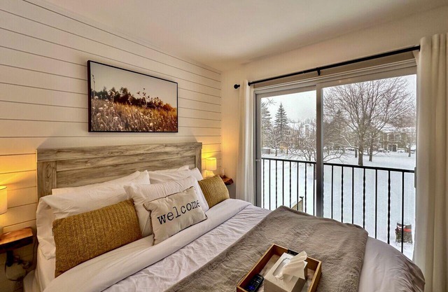 Happy Valley Spacious Family Townhome.Dog Friendly.Minutes to Blue Mountain