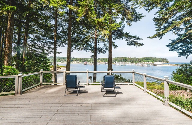 Harbor Mist - Incredible Views and Private Beach