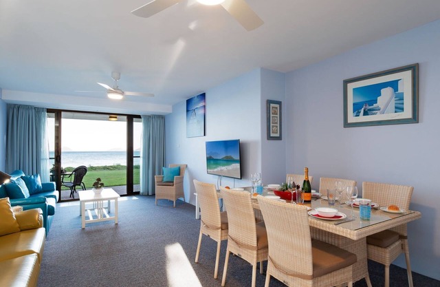 Harbourside, 4/3-7 Soldiers Point Road - ground floor on the waterfront