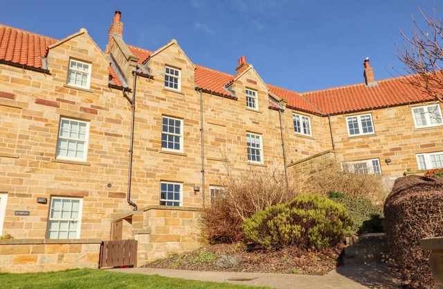 HAREBELL, pet friendly, luxury holiday cottage in Sandsend