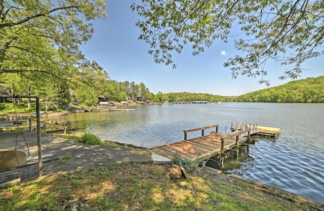 Harrison Lakefront Cottage with Private Dock!