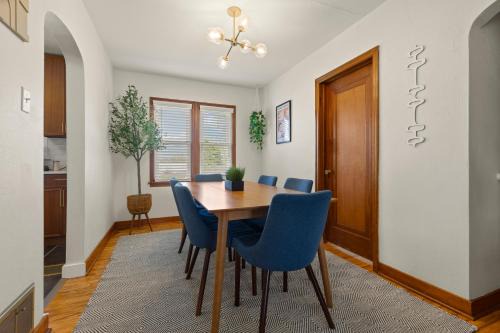Harvest Haven- Cozy Downtown Winnebago Retreat
