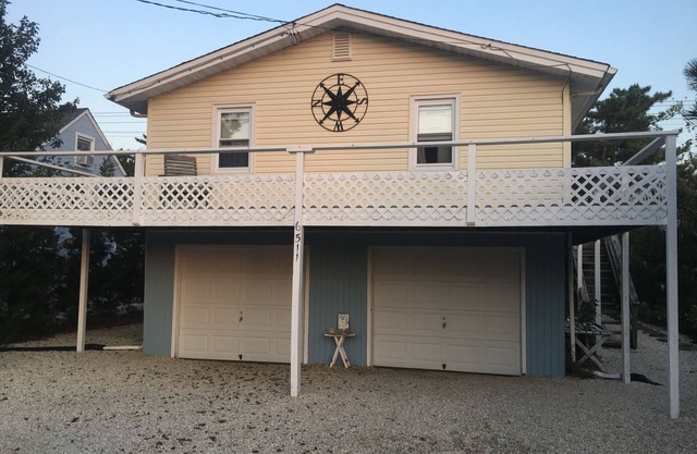 Harvey Cedars, 1 Block to Beach, 5 star reviews,