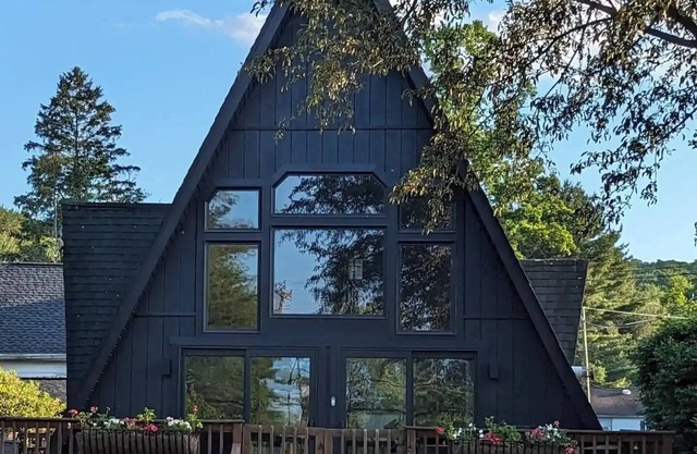 Harveys Lake A-Frame with Hot Tub and Steam Sauna