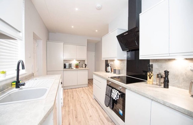Hassle-Free and Handsome | Brand-New 3-Bed Home