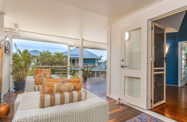 Hastings Cove - 1 Bedroom Upstairs Garden Apartment!