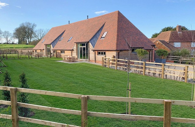 Hatchers Barn - UK42080