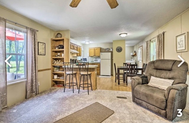 Hatfield Cabin w/heated 2 stall garage on UTV trails w/ample parking!