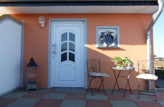 Haus Ostseeperle, 1 minute walk to the beach, 3 terraces and sauna