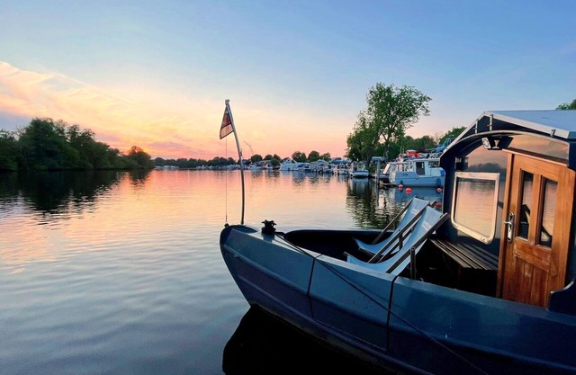 Hausboot "lütje" - Urlaub auf dem Wasser