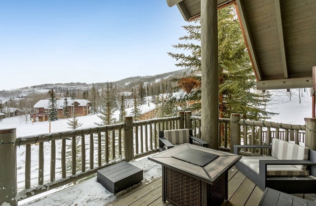 Have A Luxe Beaver Creek Holiday - Ski In & Out Access, New Private Hot Tub, Vacation Reimagined!