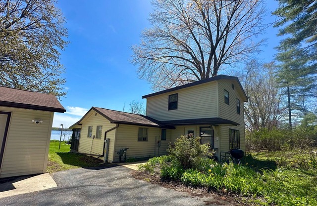 Haven Lakefront Cabin - HOT TUB, Private Dock and More