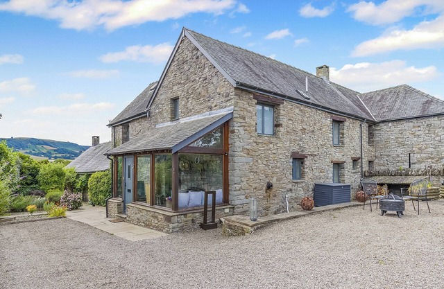 Hay Boathouse/Maes-y-Caer
