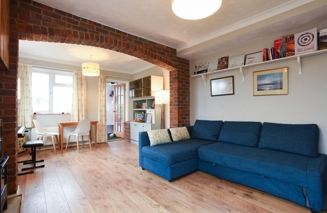 Hayling Island | Farm Cottage | Sleeps 6