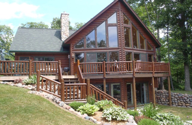 Hayward - Clear Water 5,100 Acre Lac Courte Oreilles Lake. Recently Remodeled.