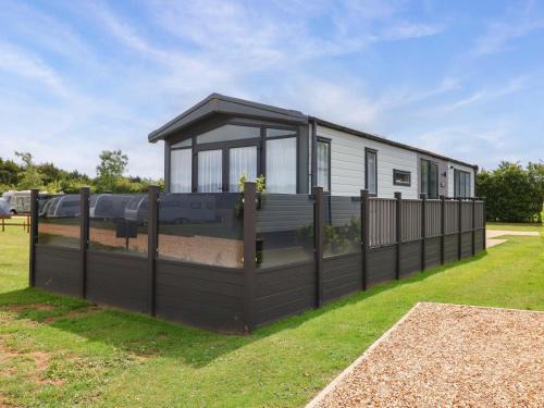 Hazelnut Lodge